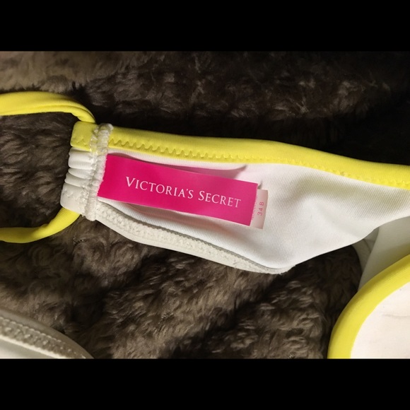 Victoria's Secret Bikini Top - Picture 3 of 4